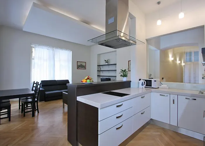 Tyn Church Apartment