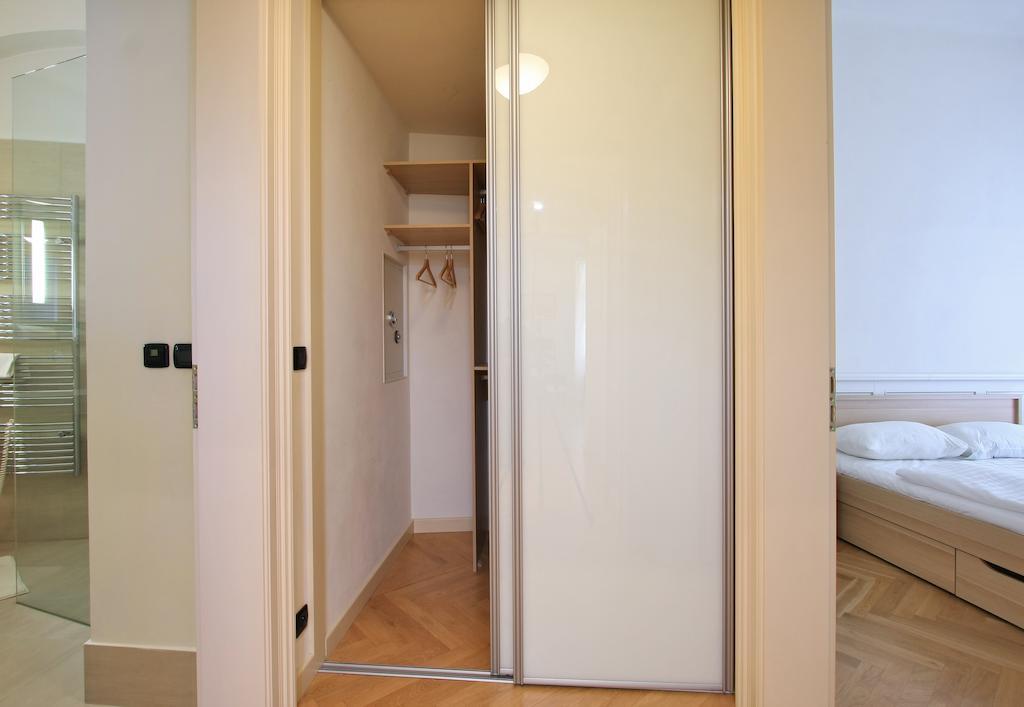 Apartment Tyn Church Prag